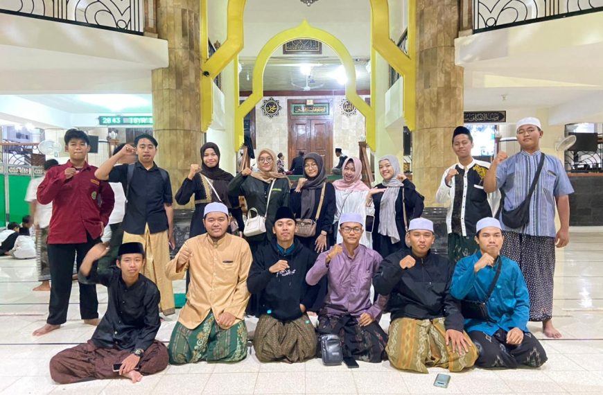 Hujan Tak Menghalangi Semangat PAC IPNU IPPNU Gresik dalam Melaksanakan Ziarah Rutin.